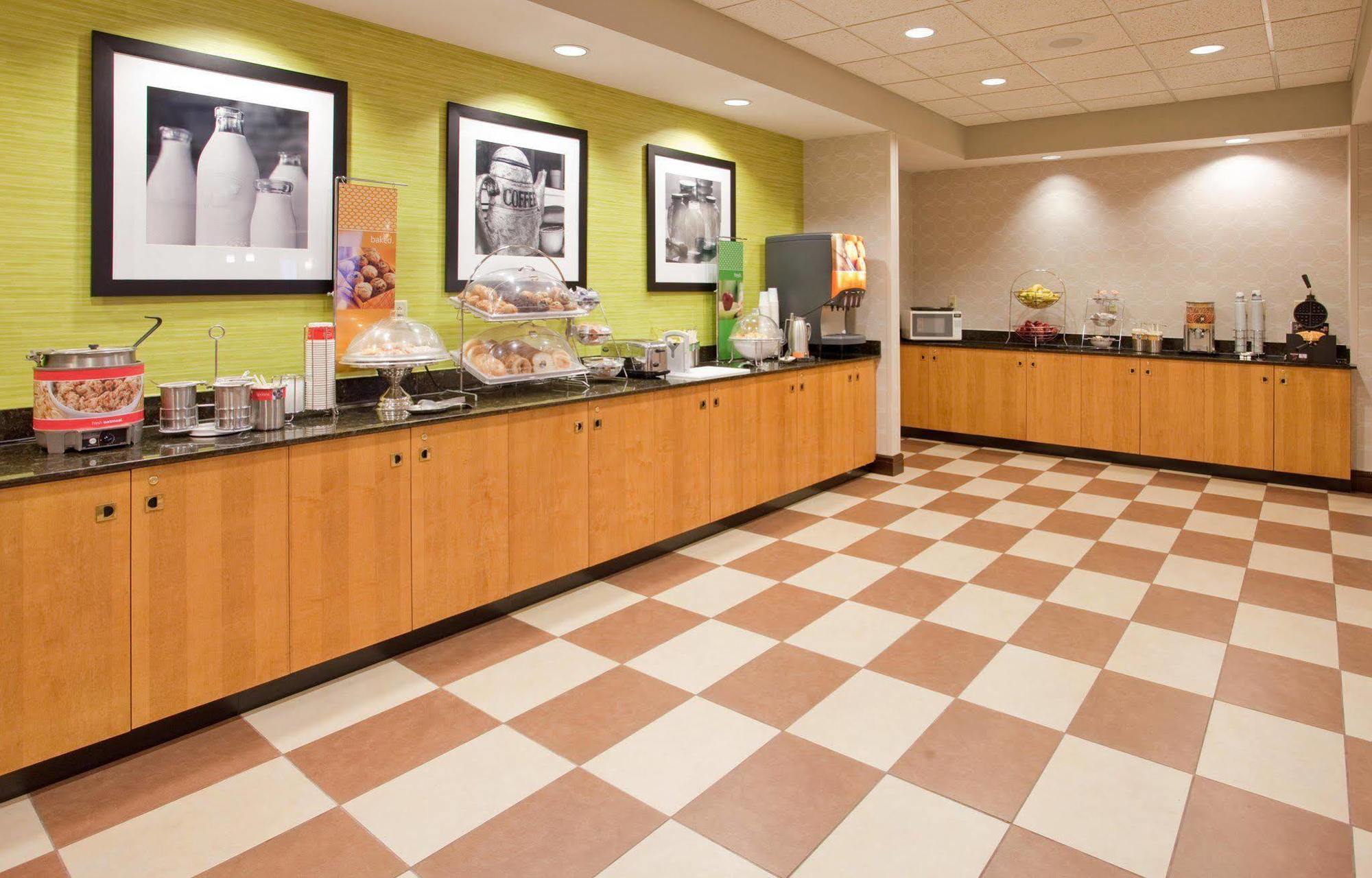 Hampton Inn Norfolk Eksteriør billede